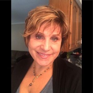 Meet your Posher, Cycynthia